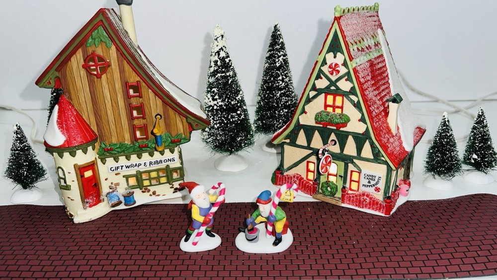 Dept 56 North Pole Series “Start A Tradition Set” Set Of 12 Pieces Excellent !