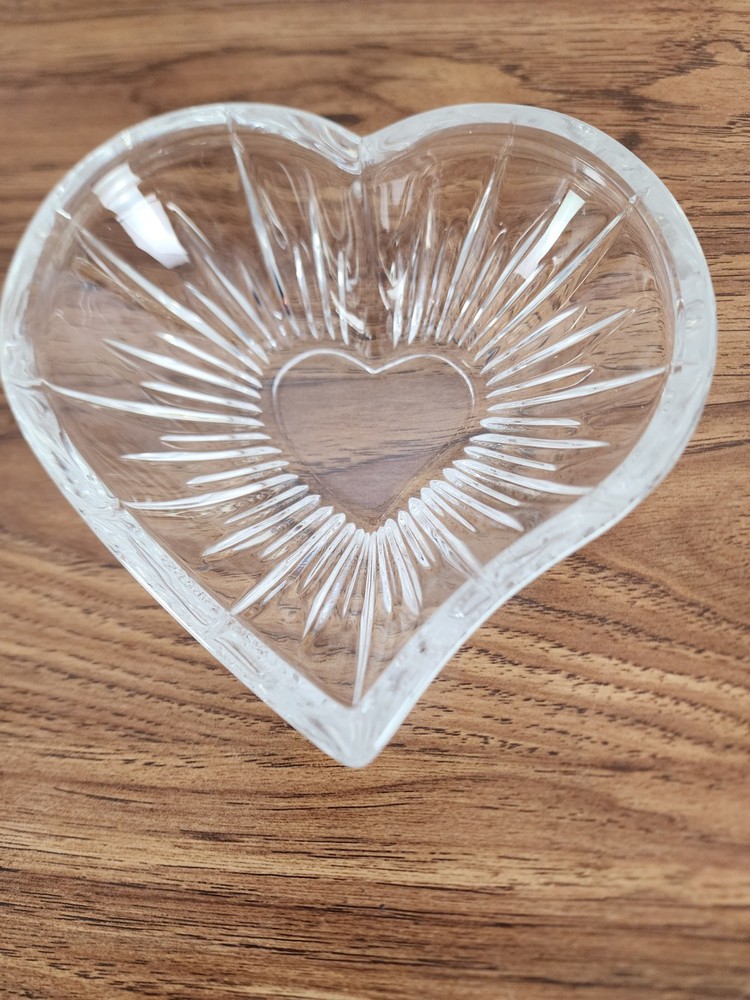 Crystal Glass Heart Bowl Elegant Candy Dessert Dish  