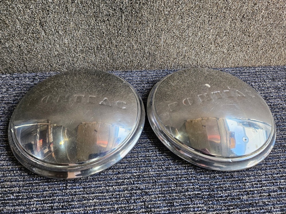 Set of 2 Pontiac Dog Dish Hubcaps Chrome 9.5in, Embossed Logo 1940s
