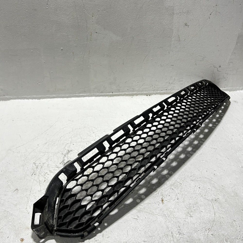 OEM Honda Pilot 2016-2018 Front Bumper Lower Center Mesh Grille Molding