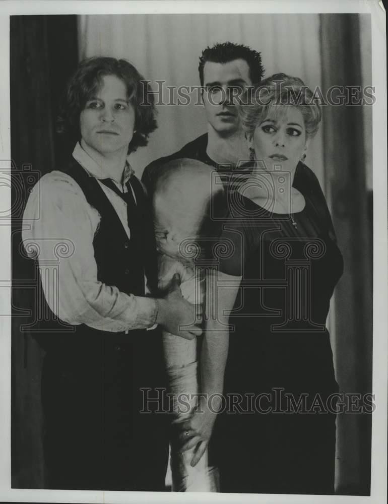Press Photo Cast Members of 