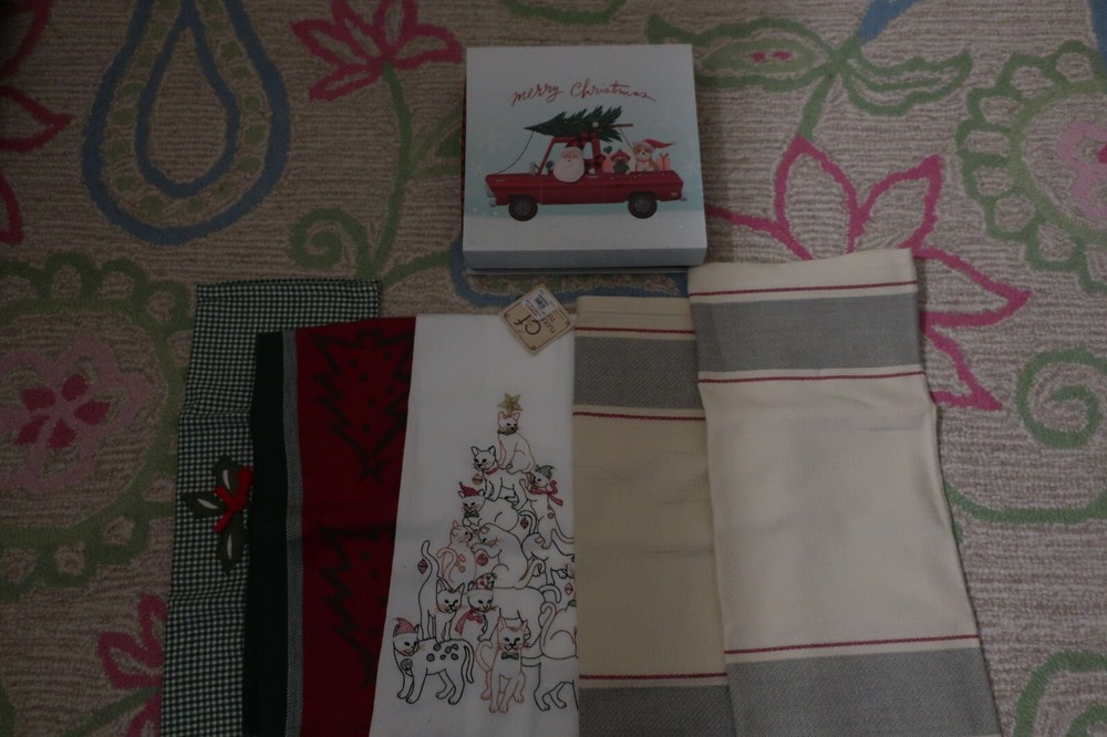 Festive 5-Piece Christmas Towel Set with Gift Box - July Sale-image