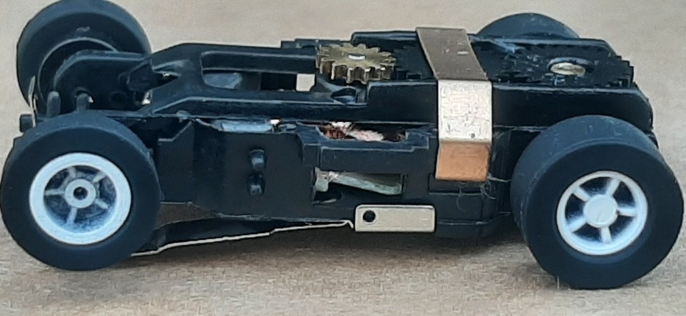 Cyber Monday Special Autoworld Ultra G Xtraction Chassis With White Rims-image