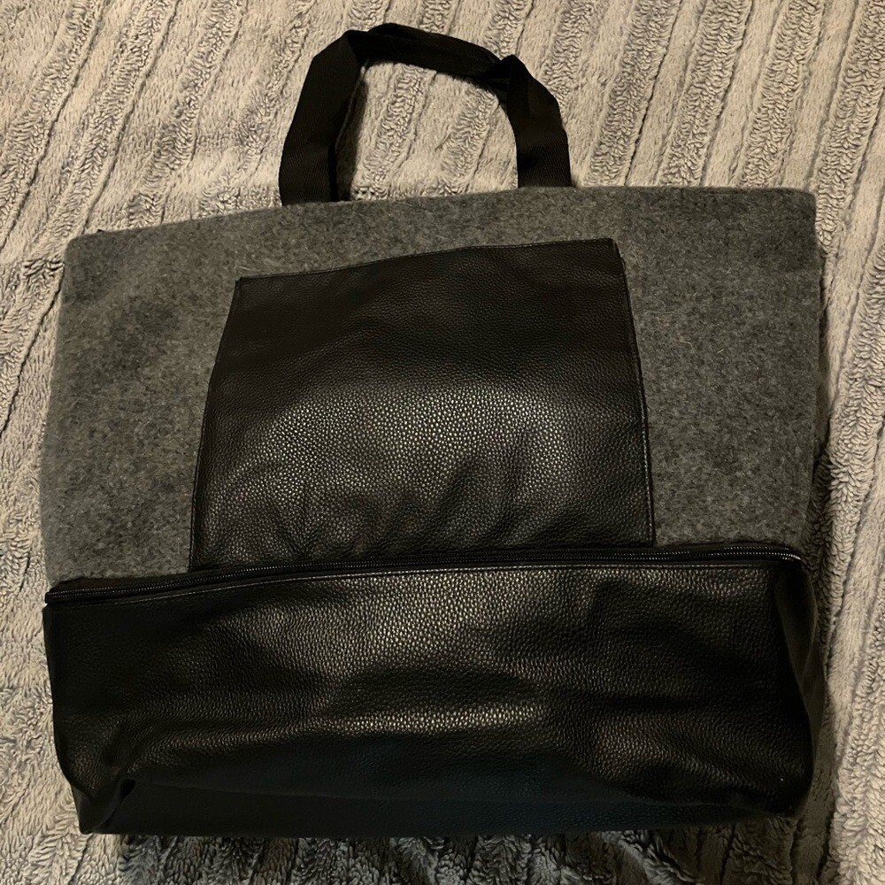 DSW Large Tote Bag with Built-In Shoe Compartment for Travel