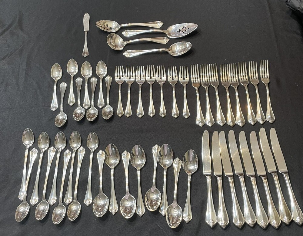 NICE!!  53 Pc 1881 ROGERS ONEIDA KING JAMES SILVERPLATE FLATWARE Service For 8+