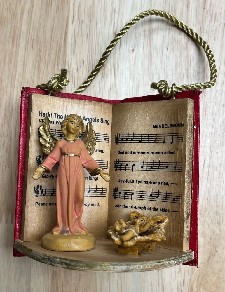 Vtg Fontanini Angel & Baby Jesus Manger Songbook 2004 Christmas Ornament #56200