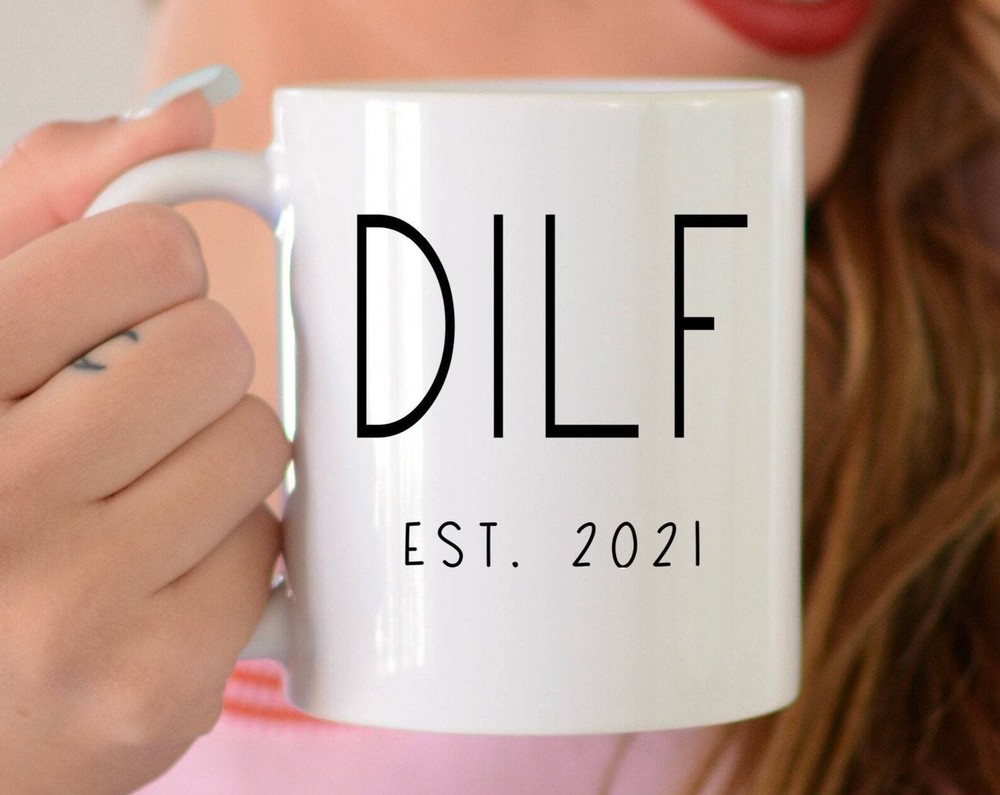 Customizable Fathers Day Mug Gift New Father Expected Dad Coffee Cup Est 2021