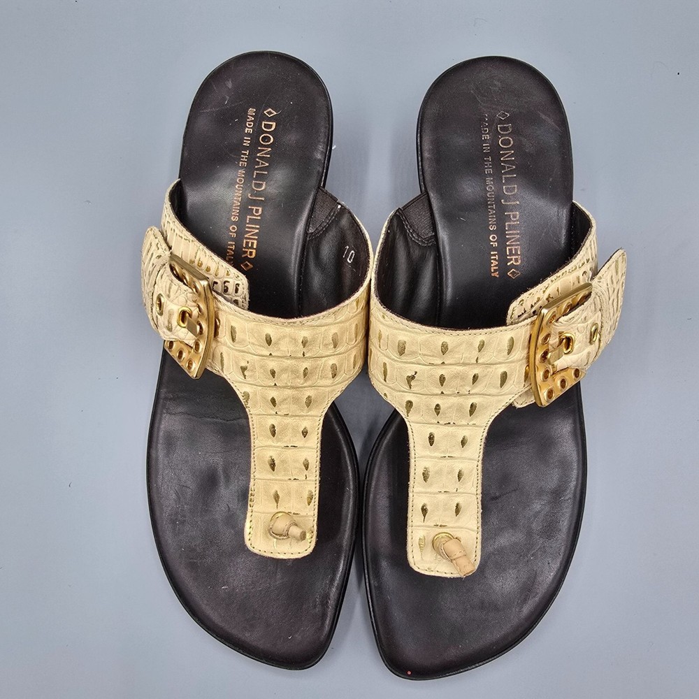 Donald J Pliner Women's Made in Italy Beige Croc Embossed Leather Sandals (10M)