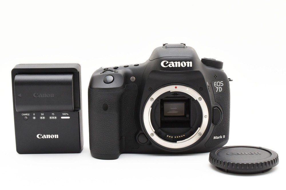 Canon EOS 7D Mark II 20.2MP Digital SLR Camera Body from Japan [excellent++]