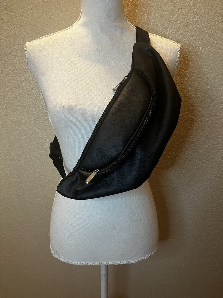 Small Black Fanny Pack for Everyday Essentials