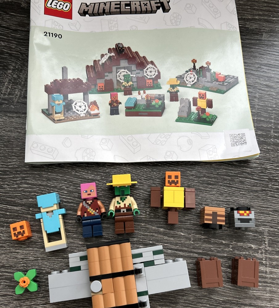 LEGO Minecraft Minifigures and Parts from Set 21190 with Instructions