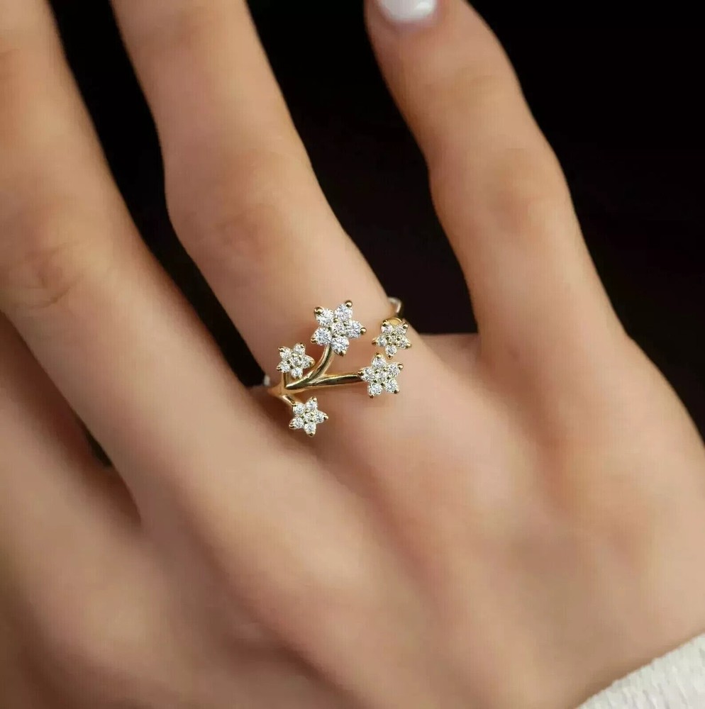 1.30Ct Round Cut Simulated Diamond Flower Shape Ring In 14K Yellow Gold Plated