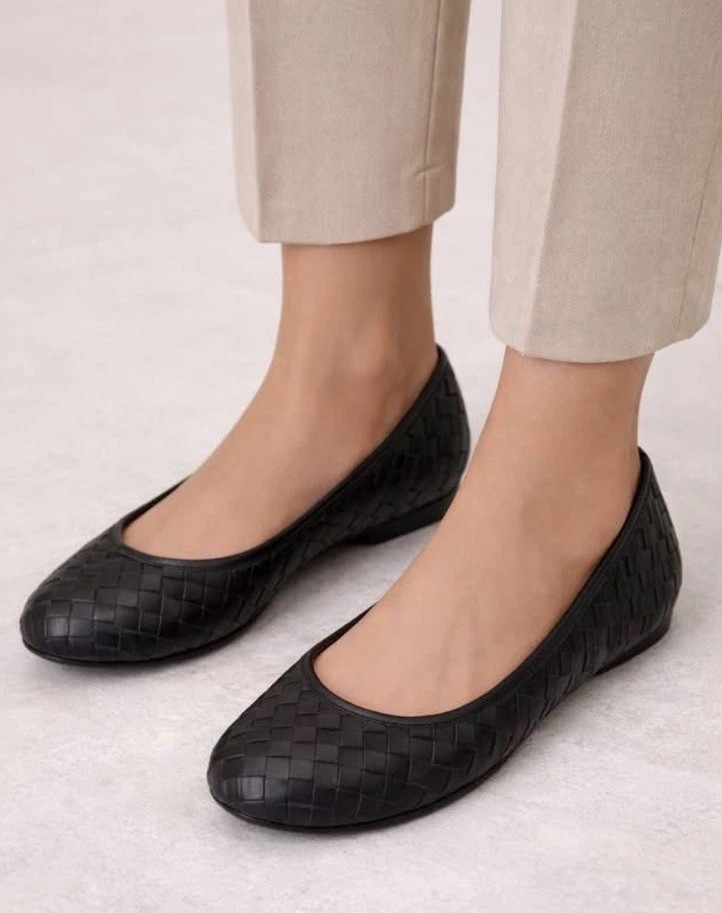 Easy Spirit Women’s Black Woven Ballet Flats Size 9 Comfort Slip On Shoes NEW