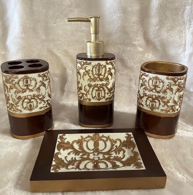 4 Pcs  Bathroom Accessories Set