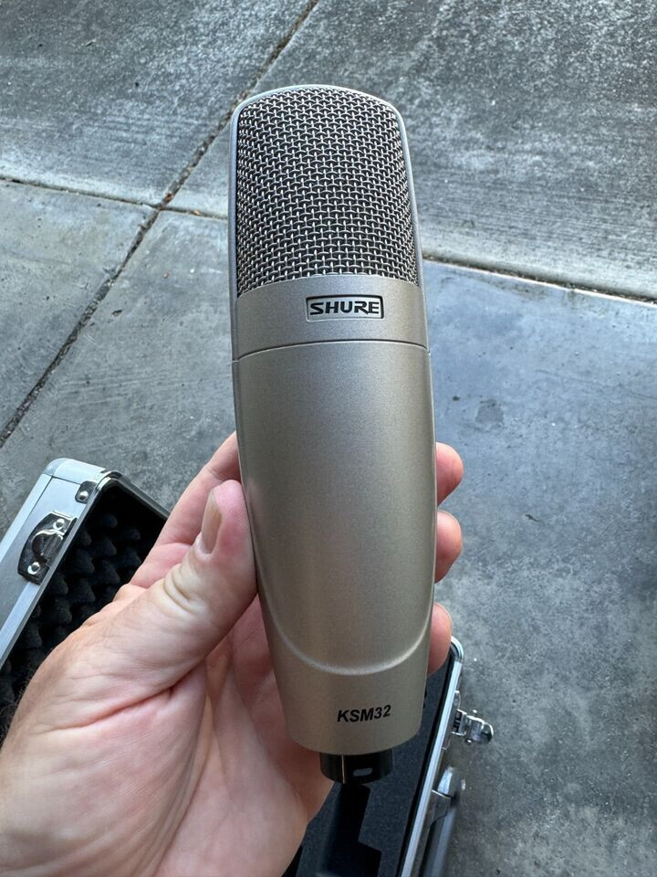 Shure KSM32 Large Diaphragm Condenser Microphone, Champagne