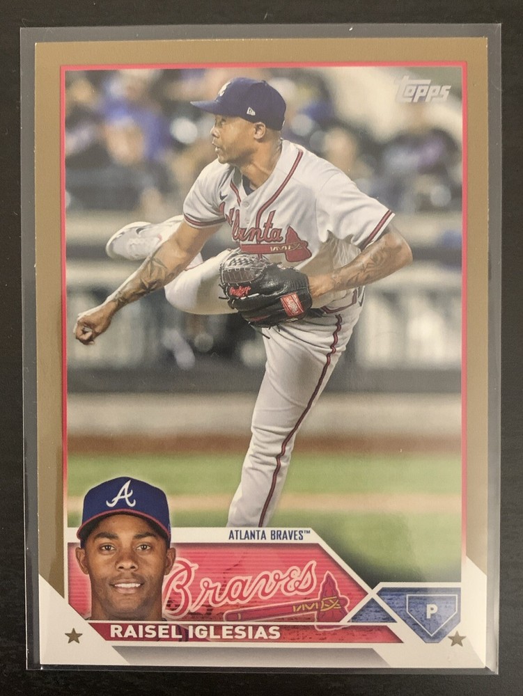 2023 Topps Series 1 #115 Raisel Iglesias Gold Parallel /2023 Atlanta Braves Baseball Card