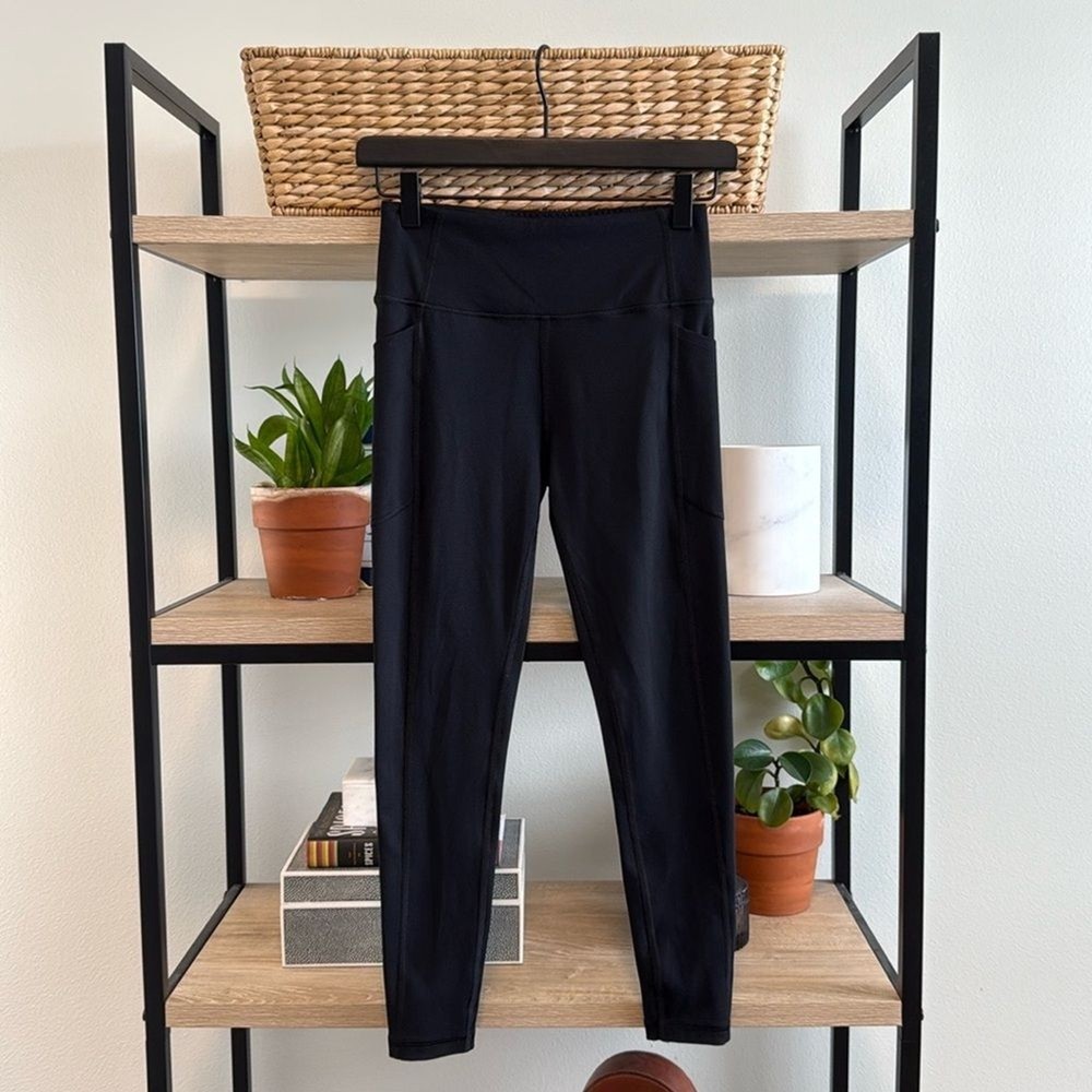 Victoria's Secret Sport Mid-Rise Black Yoga Capri Leggings Size Small