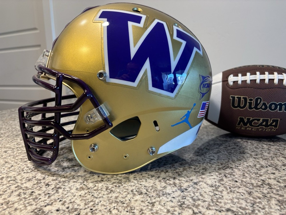 Washington Huskies Full-Size Display Helmet