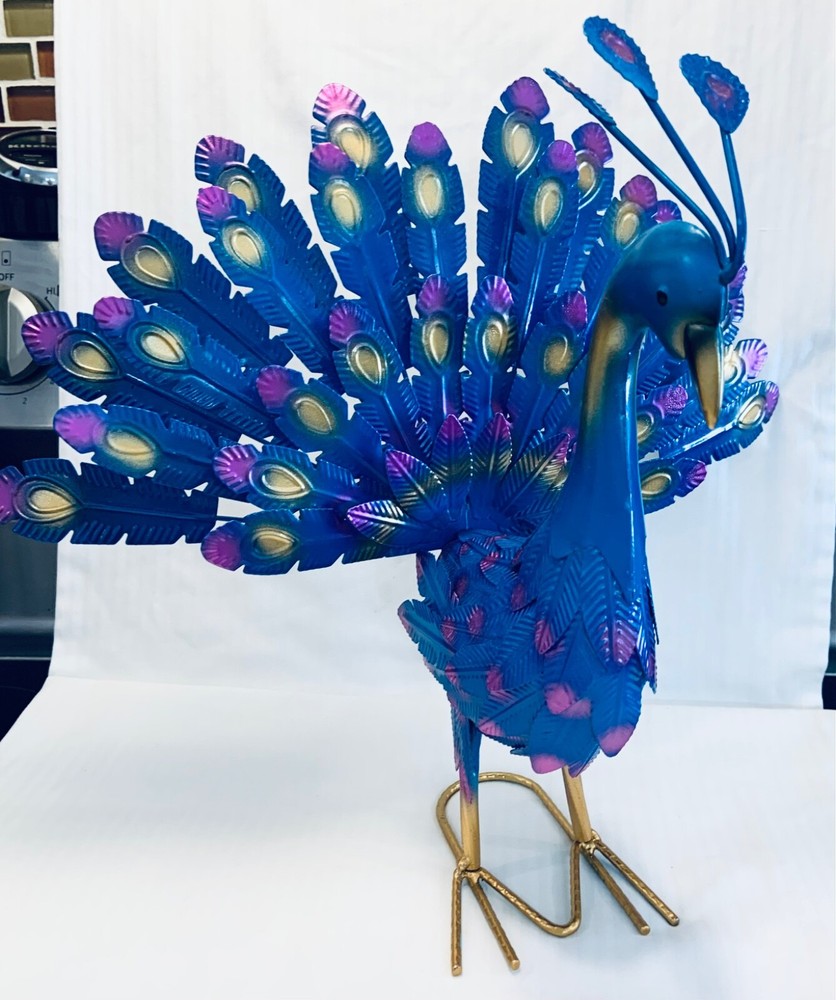 13x16x11 Inch Metal 3D Peacock Garden Statue Yard Art Lawn Decor