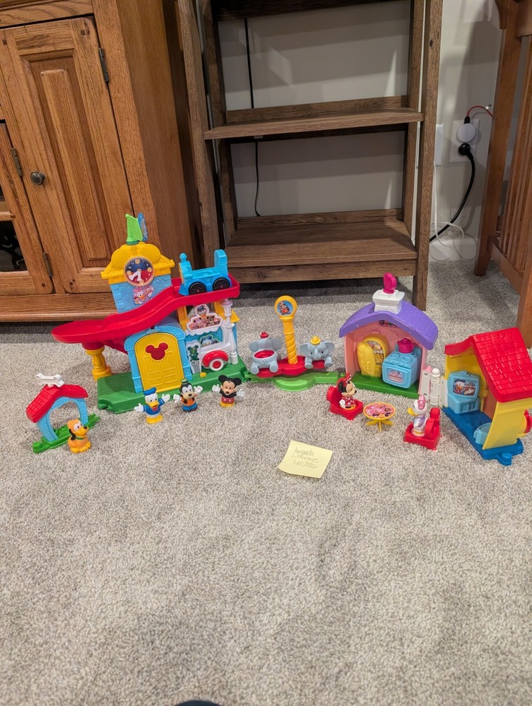 Fisher-Price Little People Day at Disney/Mickey And Minnie house-image