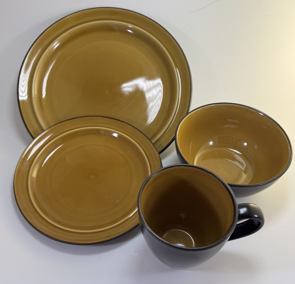 Linden St Hearthridge Honey 4 Piece Place Setting Dinner/salad Plate Bowl Mug