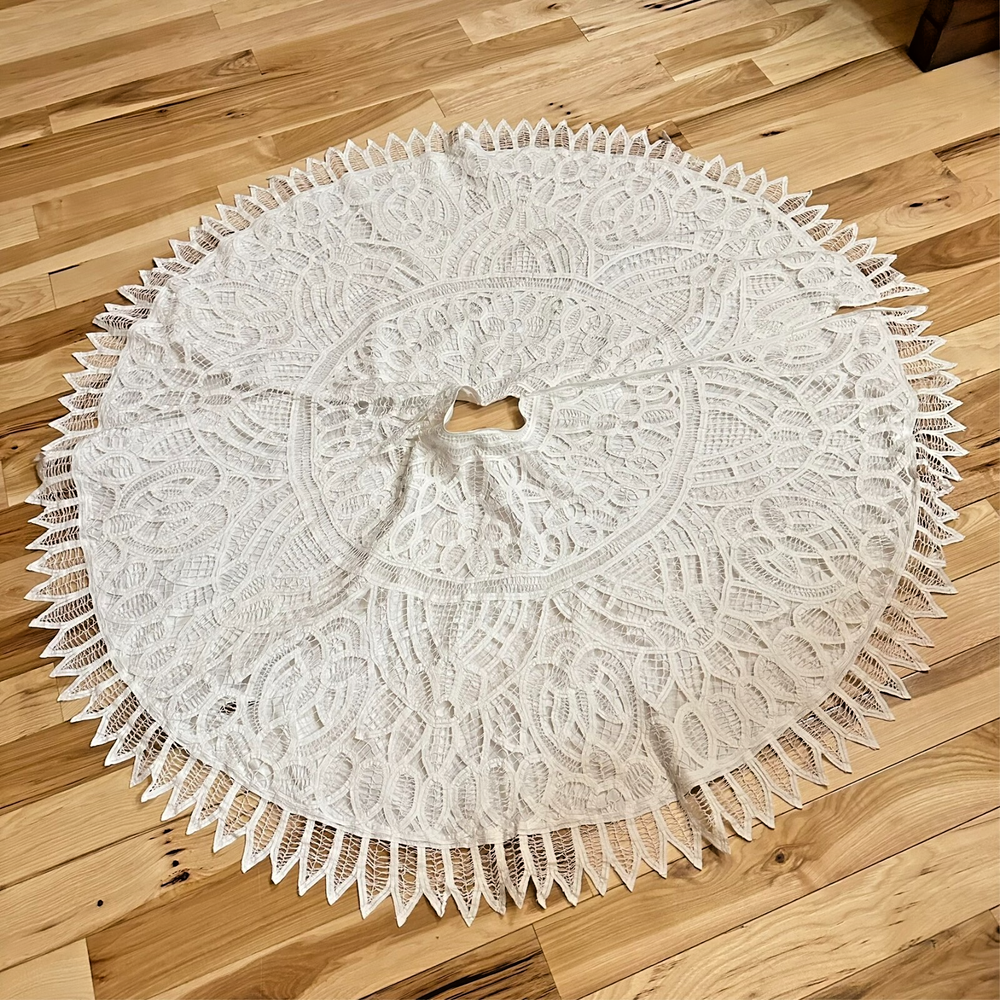 White Lace & Linen Holiday Tree Skirt Unbranded