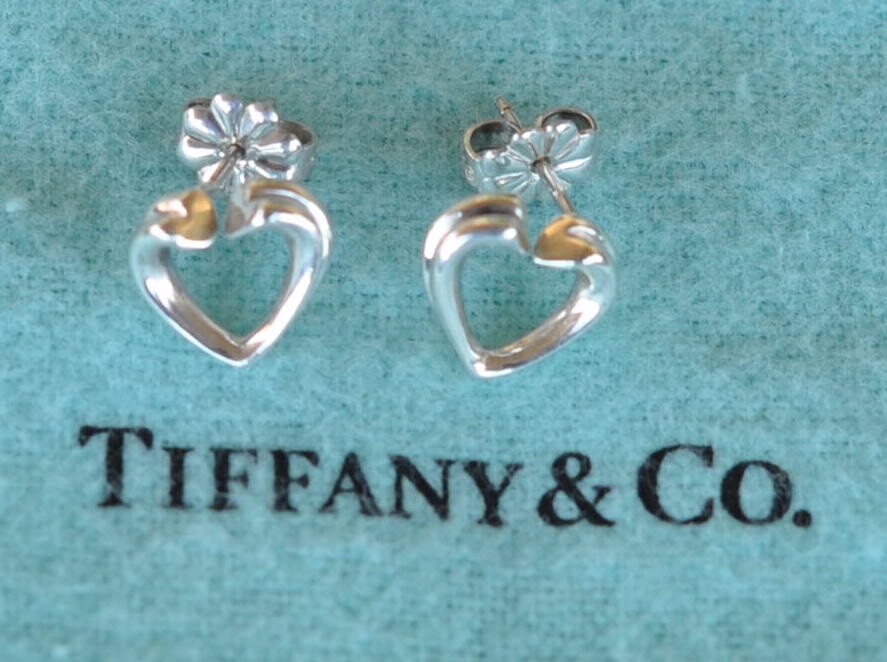 Tiffany & Co Paloma Picasso Heart Shape  Earrings Studs Sterling Silver 925