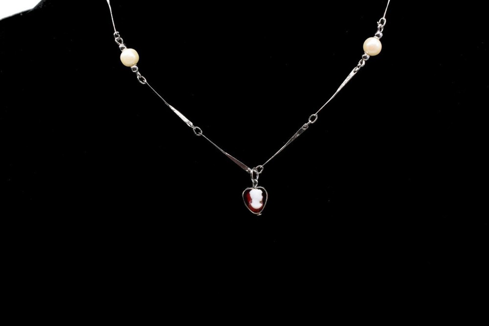 Red Heart Victorian Woman Cameo Silver Chain Stylish Necklace 15 