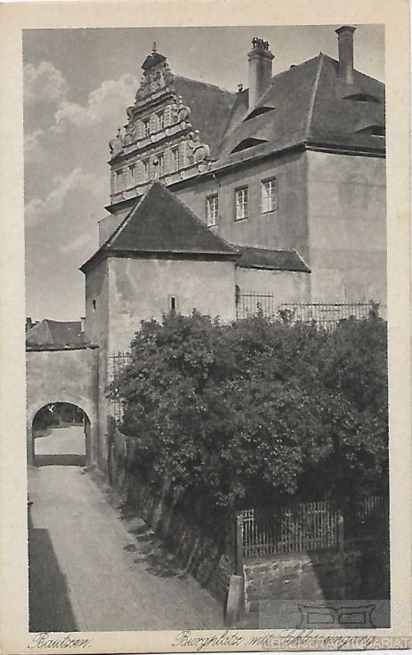 Postcard Bautzen. Castle square with castle entrance. circa 1913, postcard. Circa 1913