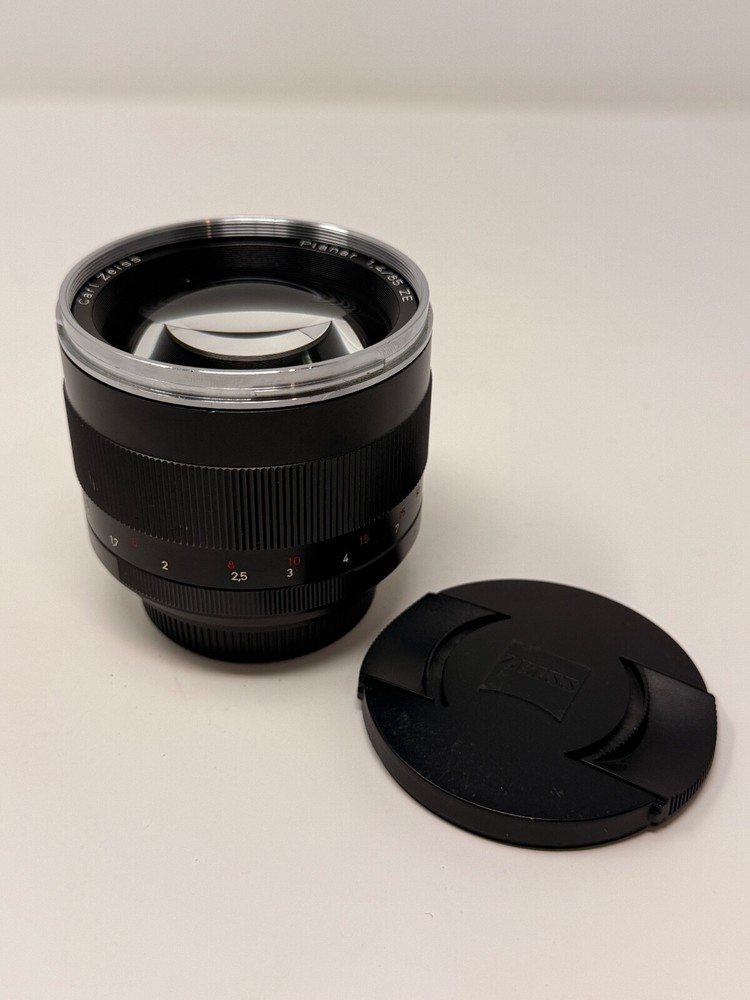 Carl Zeiss Planar T 1.4/85mm ZE Lens