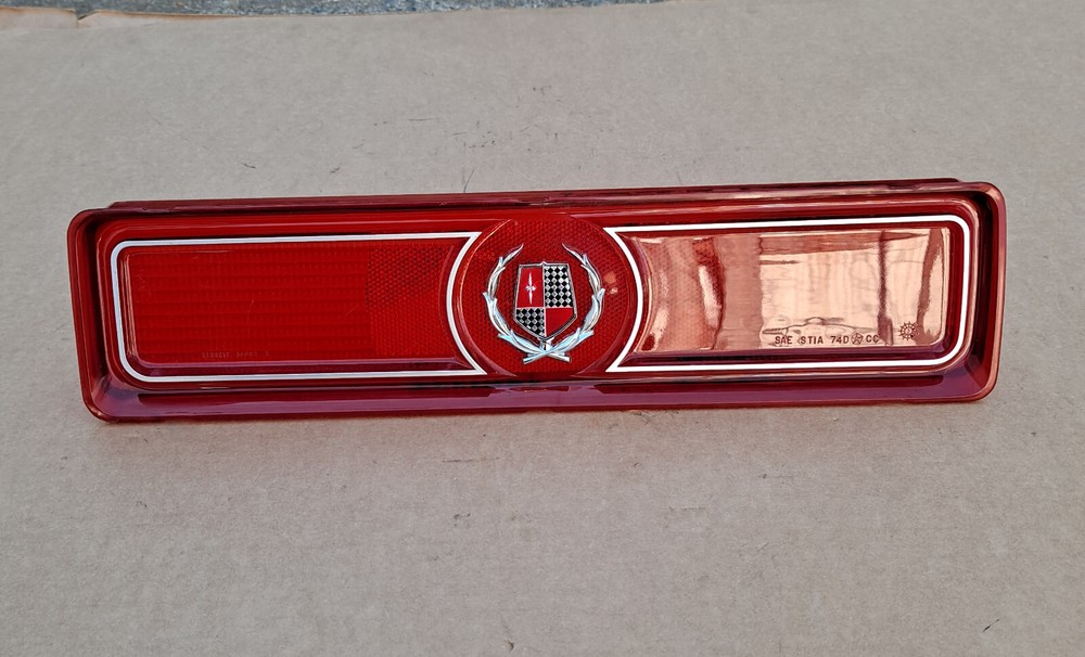 1974 74 Dodge Monaco Brougham NOS MoPar Left TAIL LAMP LENS & MEDALLION