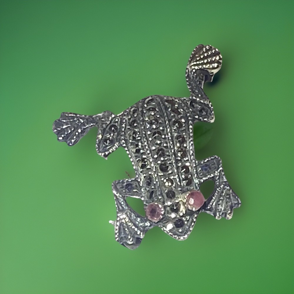 925 Sterling Silver Vintage Collectible Natural Ruby & Marcasite Frog Pin Brooch
