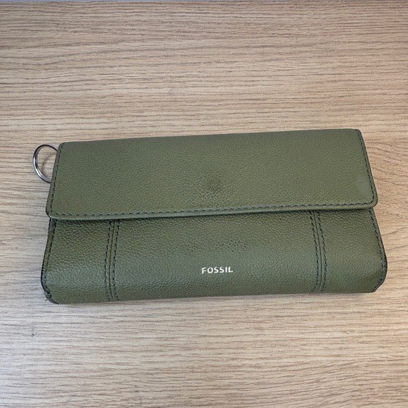 Fossil Logan Pebbled Leather Zip Around Clutch Wallet Olive Green Gold Hardware