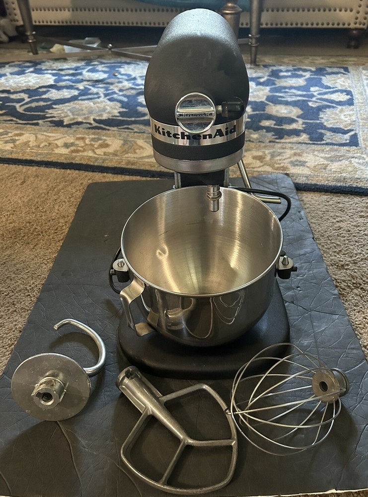 KitchenAid Heavy Duty Plus Mixer with Mixing Bowl and 3 Attachments