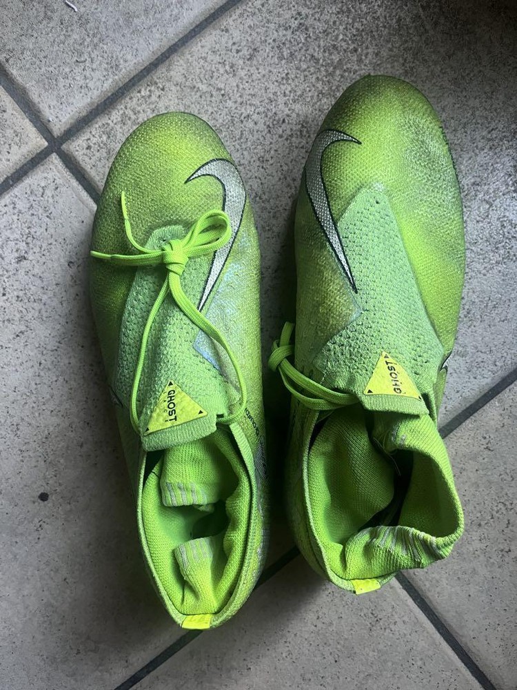 Nike Phantom Vision AG US 9 Soccer Cleats