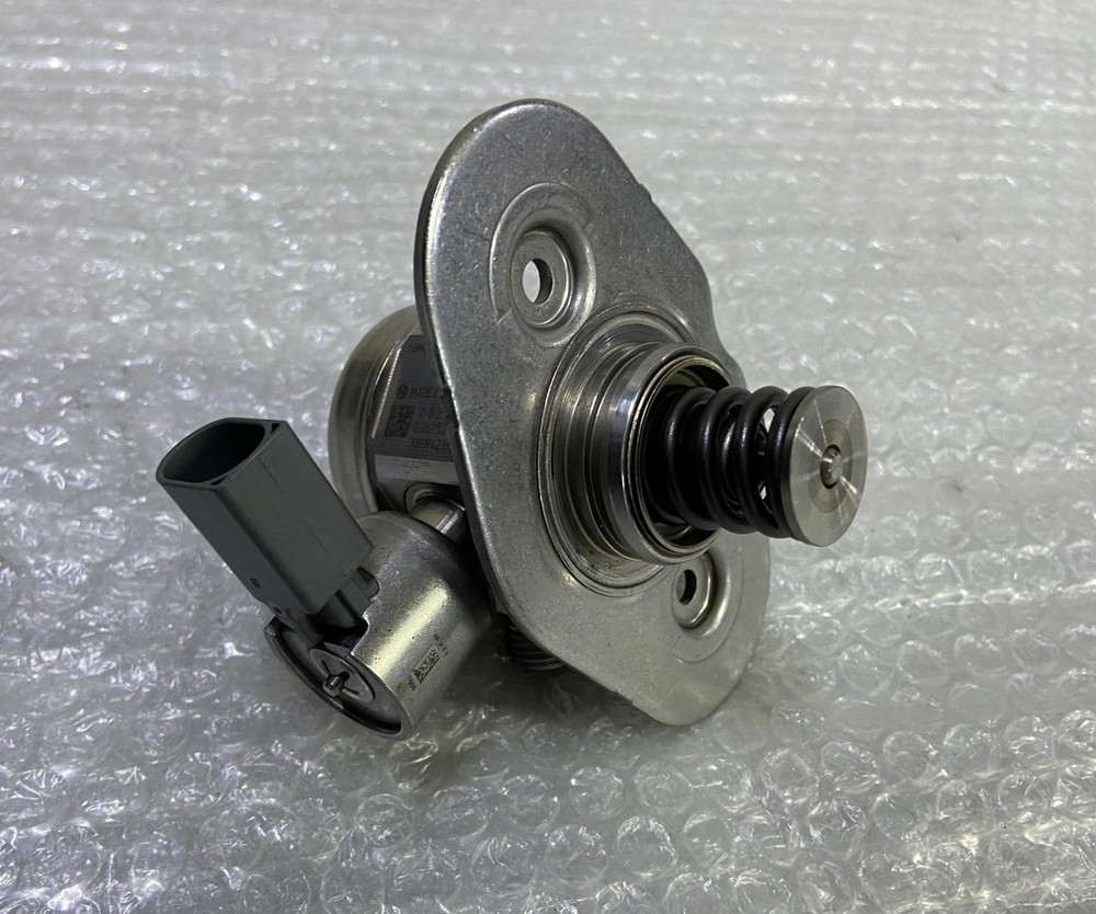 OEM BMW F10 F20 F30 528i 2.0L N20 Engine High Pressure Fuel Pump 7584461