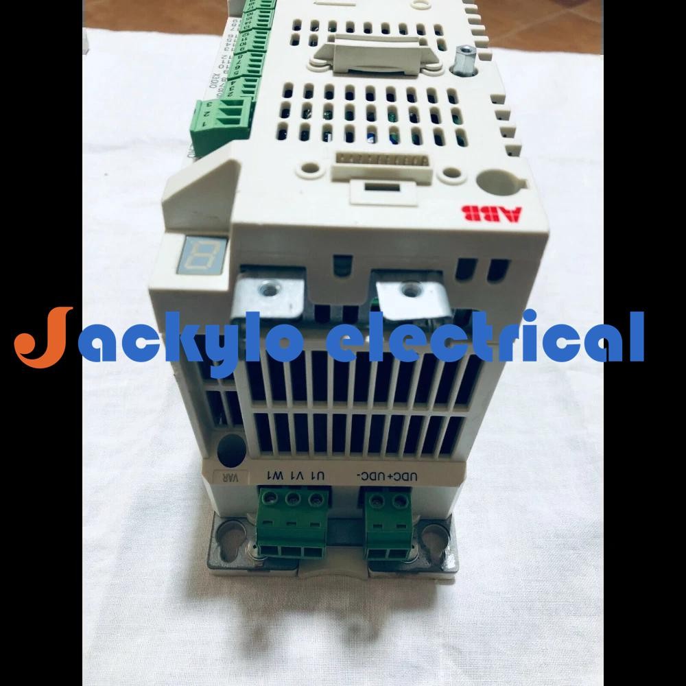 ACSM1-04AM-05A0-4 ABB 2.2KW Frequency Converter Brand New in Box!Spot Goods Zy
