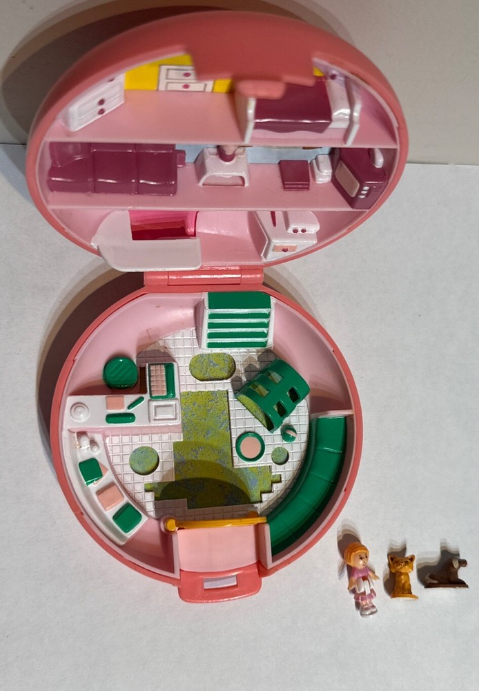 Vintage Polly Pocket Buttons Animal Hospital Vet Playset COMPLETE Bluebird 1989