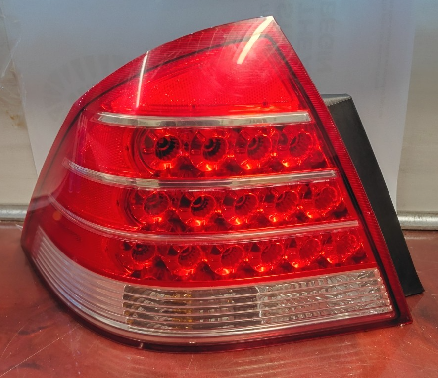 2005-2007 Mercury Montego LH Left Driver Side Taillight LED OEM - Tested!