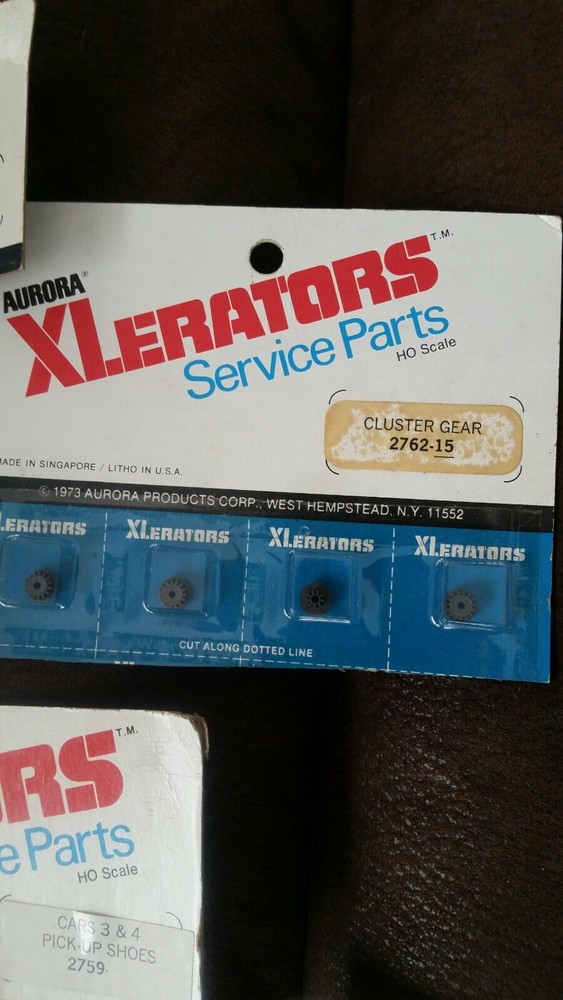 Aurora XLerators Cluster Gear  (1) (NOS)