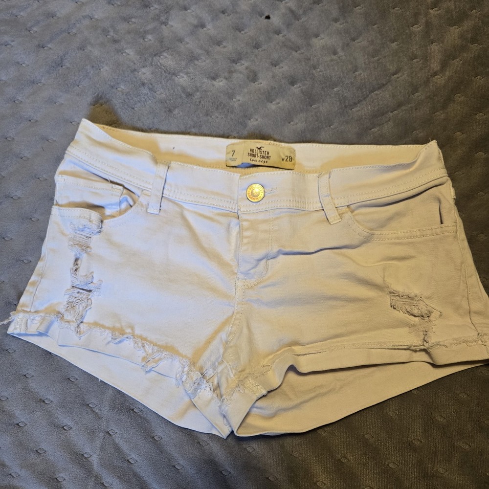 Hollister White Distressed Frayed Denim Booty Shorts Size 7 W28