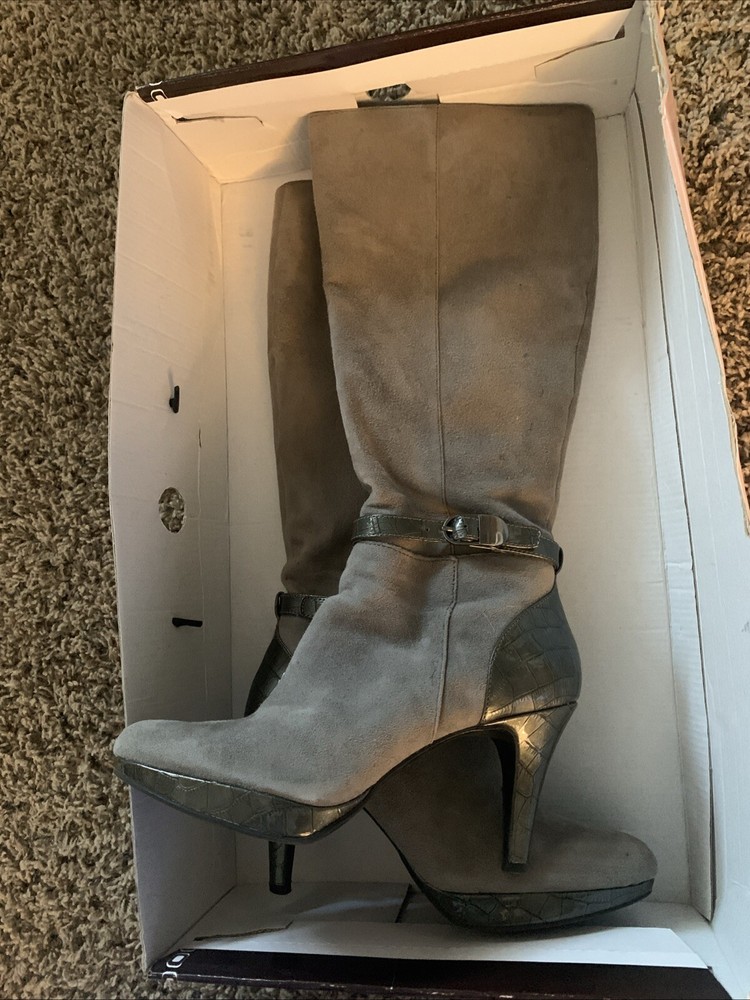 Bandolino BDCala Dressy Heel Boots Womens Sz 8 Gray Suede Side Zip