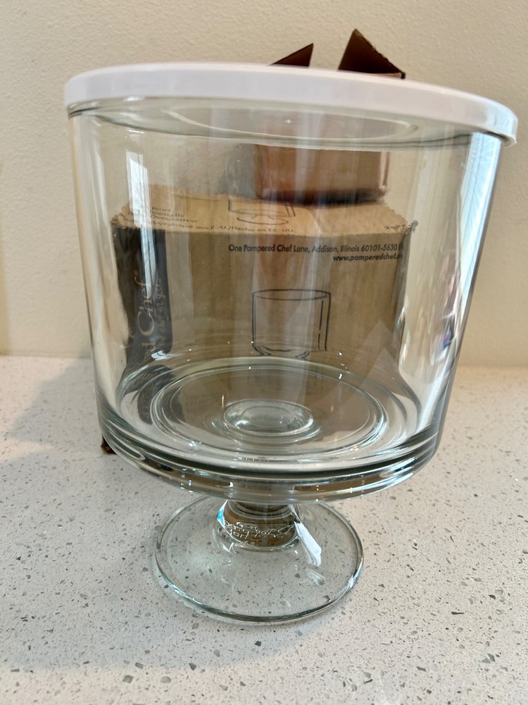 Pampered Chef 2832 Elegant Trifle Bowl with Stand for Stylish Desserts