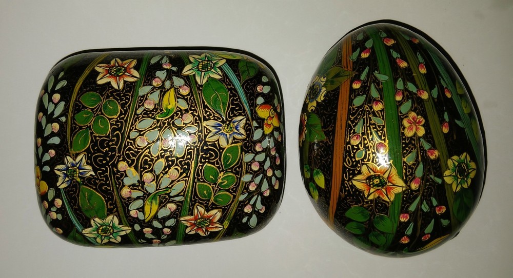 Hand-Painted Vintage Lacquered Paper Mache Trinket Box Set Kashmir India