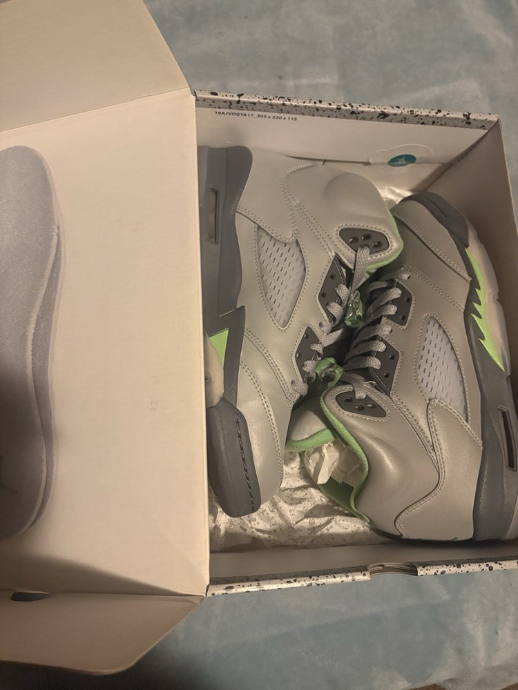 Nike Air Jordan Retro 5 GS “Green Bean”  size  7Y