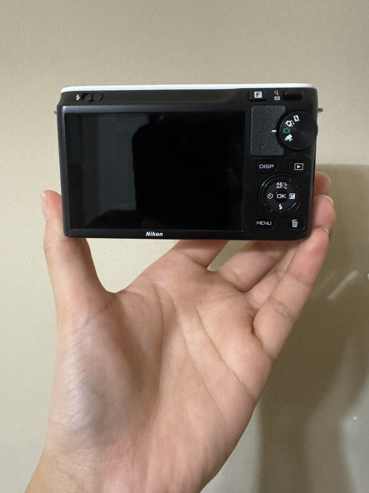 Nikon 1 J1 10.1MP Digital Camera - White (Kit w/VR 10-30mm Lenses)