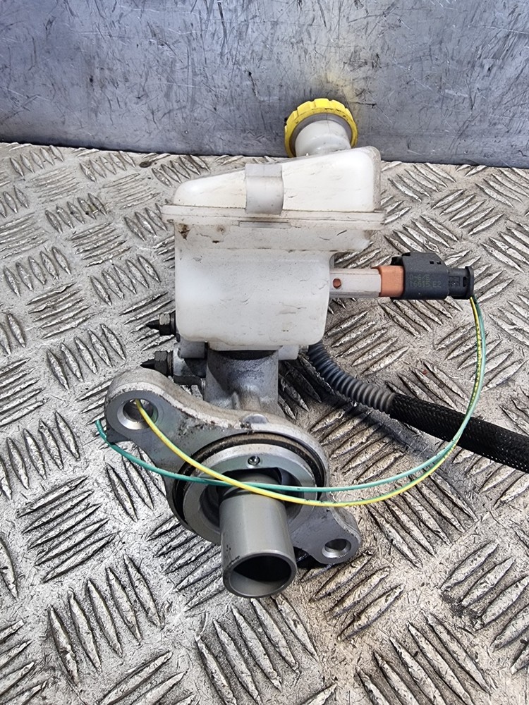 PEUGEOT 208 BRAKE MASTER CYLINDER 1.2L MANUAL PETROL HATCHBACK 2018