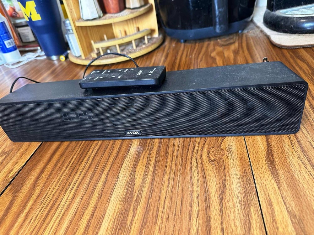 ZVOX ACCUVOICE AV155 TV SPEAKER (BLACK) VOICE CLARITY SOUND BAR NEW OPEN BOX A