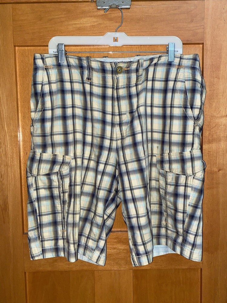 Tommy Bahama Men's 34 Cream Blue Plaid Cargo Island Shorts