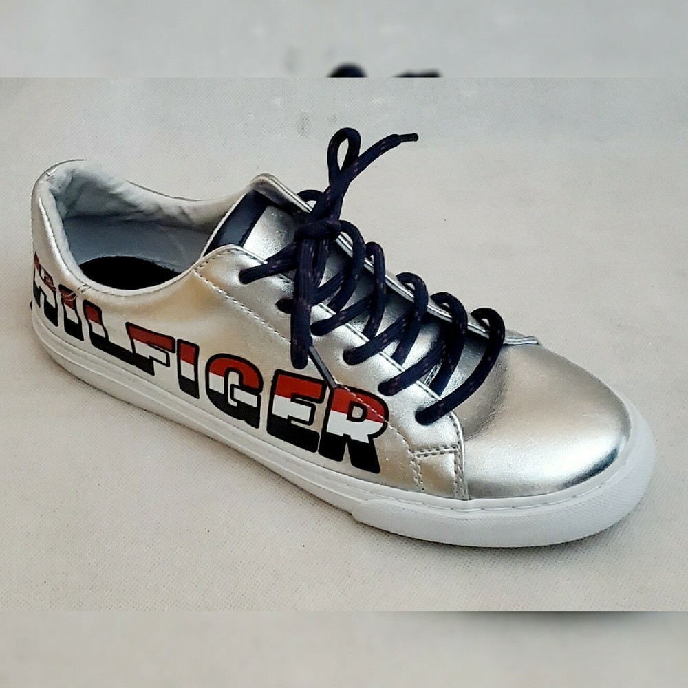 TOMMY HILFIGER AUTHENTIC LONI METALLIC LOGO TOMMY SNEAKERS WOMEN'S SIZE 8